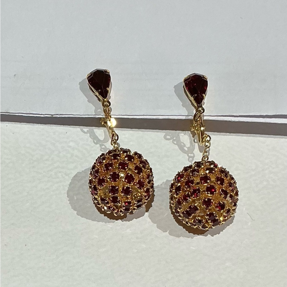 Vintage Festive  Gold Tone and Red Drop Clip Earrings